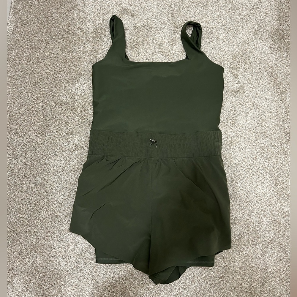NWOT Abercrombie YPB Romper